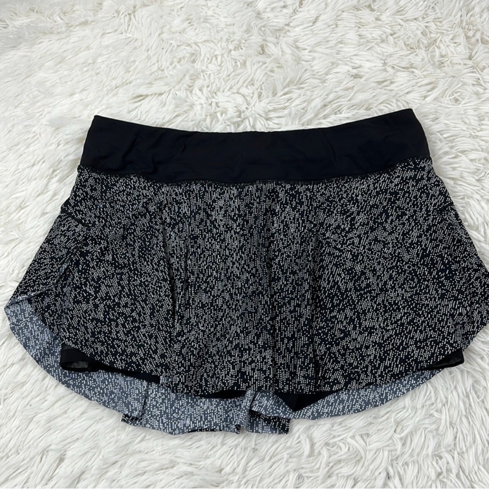 Lululemon Quick Pace Skirt (13") Soundwave White Black / Black